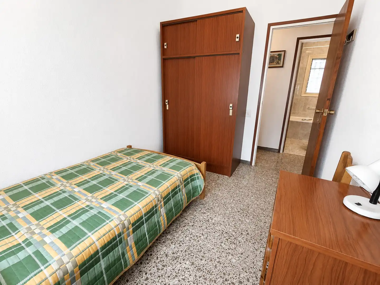 Dormitori de Planta baixa en venda en Montcada i Reixac amb Jardí privat i Traster