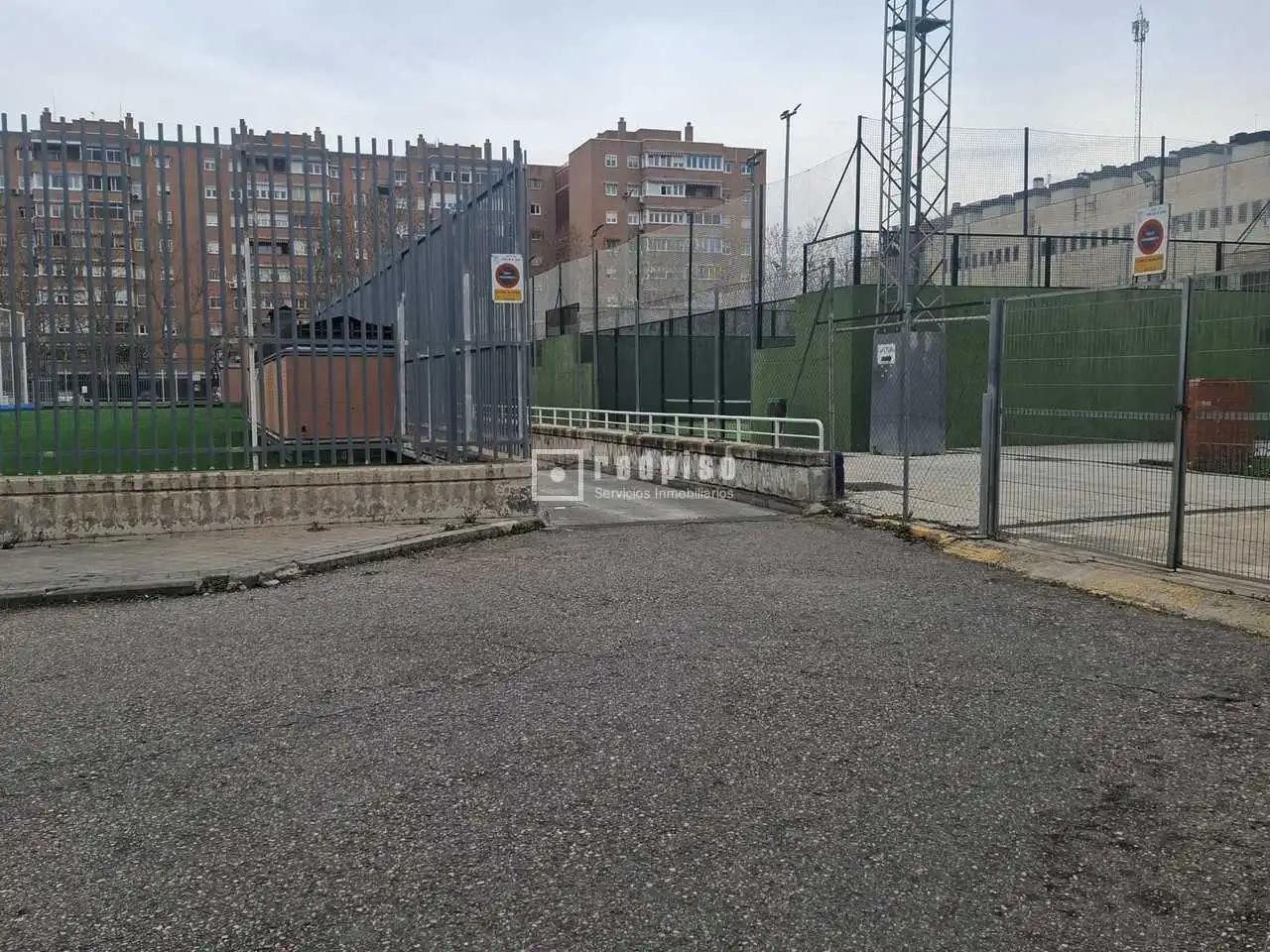 Exterior view of Garage for sale in Torrejón de Ardoz