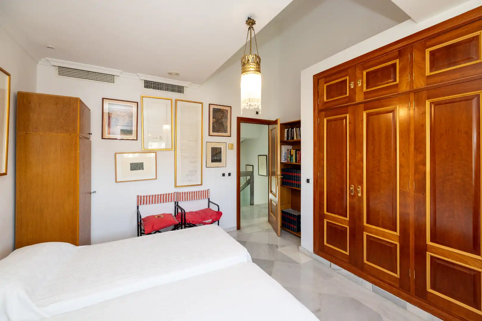 Habitación de Casa adosada en venta en Málaga con Aire acondicionado, Calefacción y Jardín privado