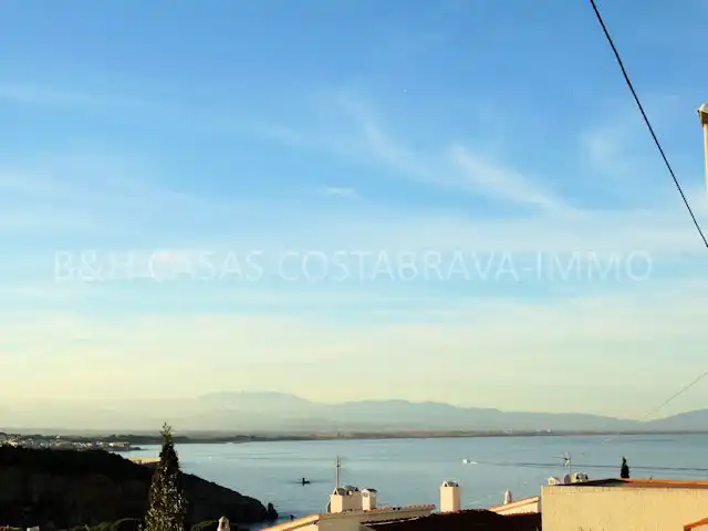 Vista exterior de Residencial en venda en L'Escala