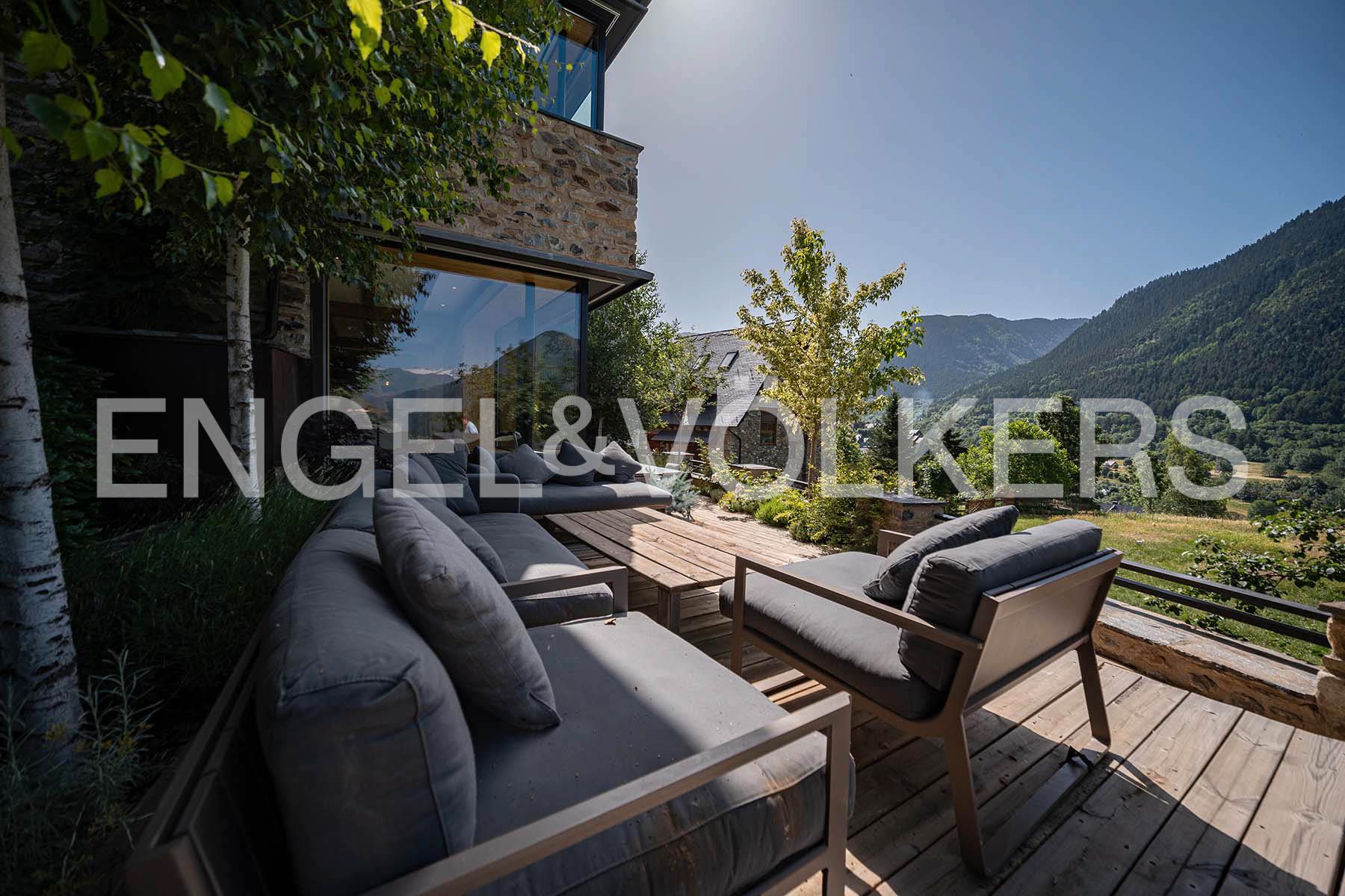 Terrace of House or chalet for sale in Naut Aran  with Heating, Private garden and Parquet flooring