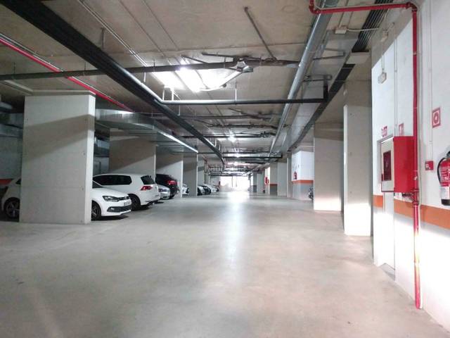 Garaje en Alquiler en Carrer Floridablanca, 120 en El Palau - Escorxador