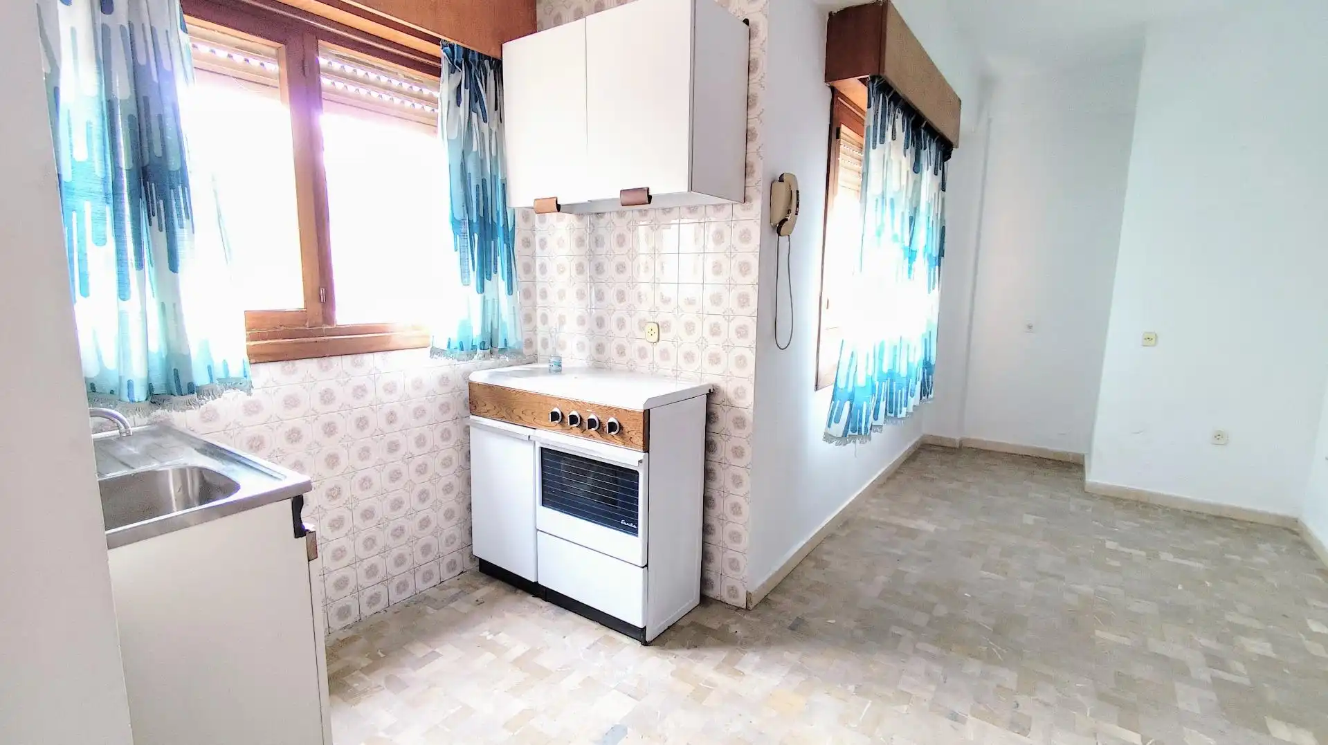 Cocina de Estudio en venta en Torremolinos con Jardín privado y Piscina comunitaria