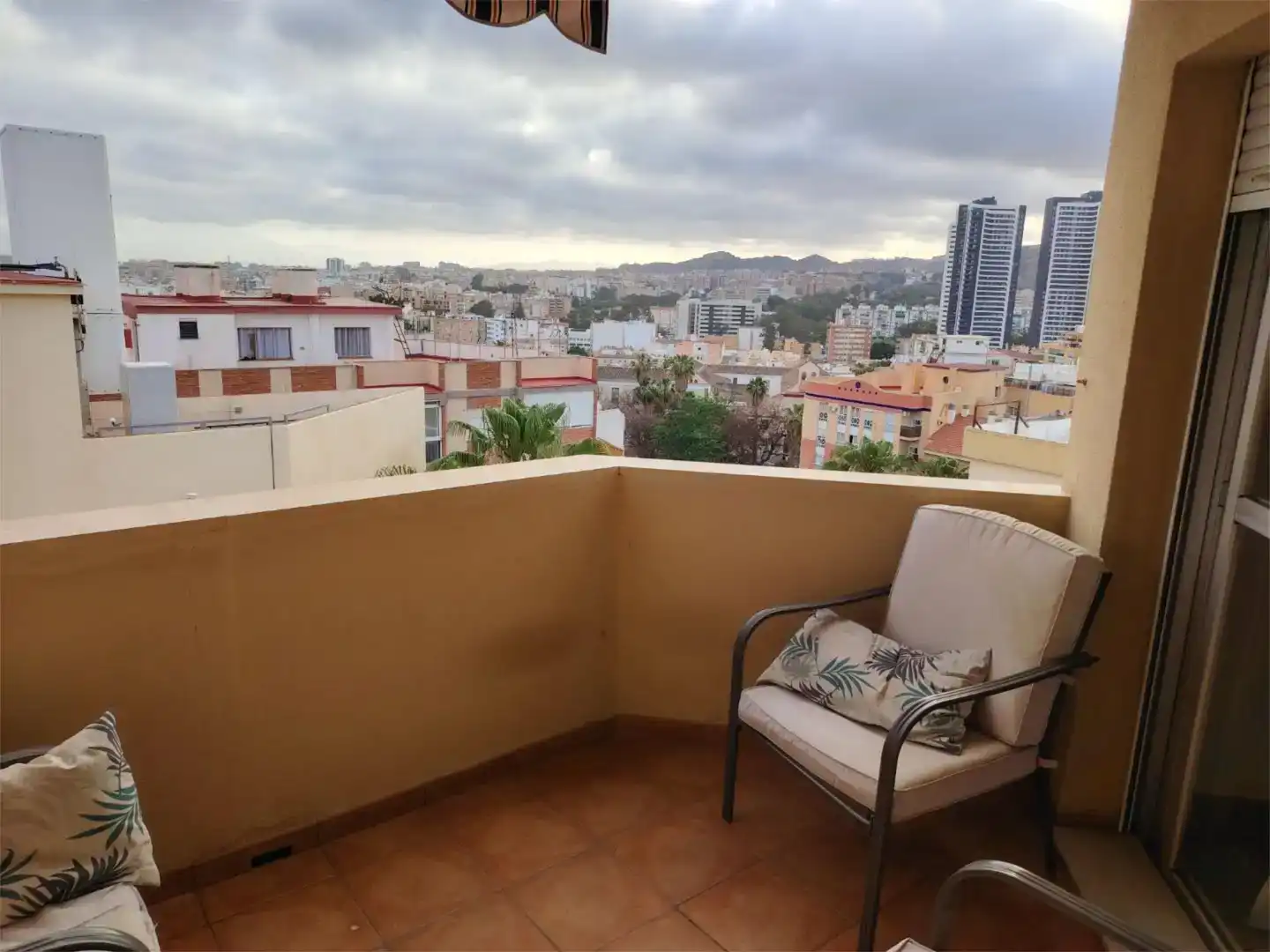 Terraza de Piso de alquiler en Málaga con Aire acondicionado
