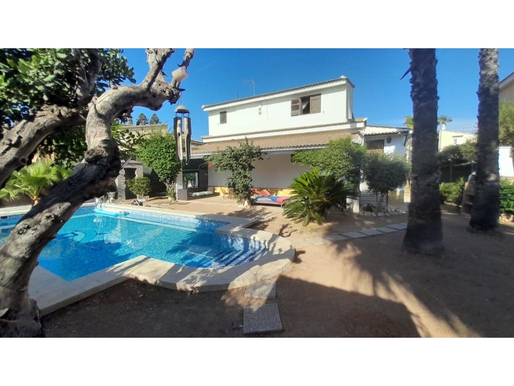 House or chalet for sale in Entrepinos