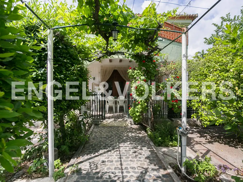 Vista exterior de Casa o xalet en venda en Beniarjó amb Aire condicionat, Calefacció i Jardí privat