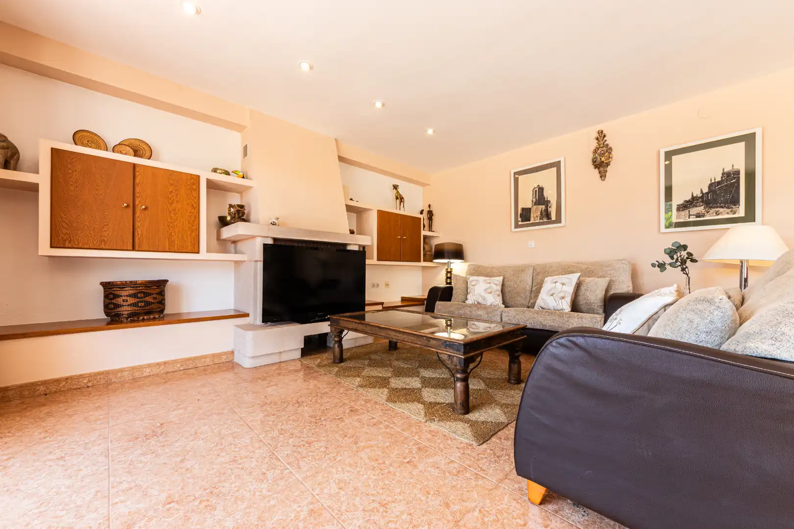 Sala d'estar de Casa adosada en venda en Salou amb Jardí privat, Terrassa i Traster