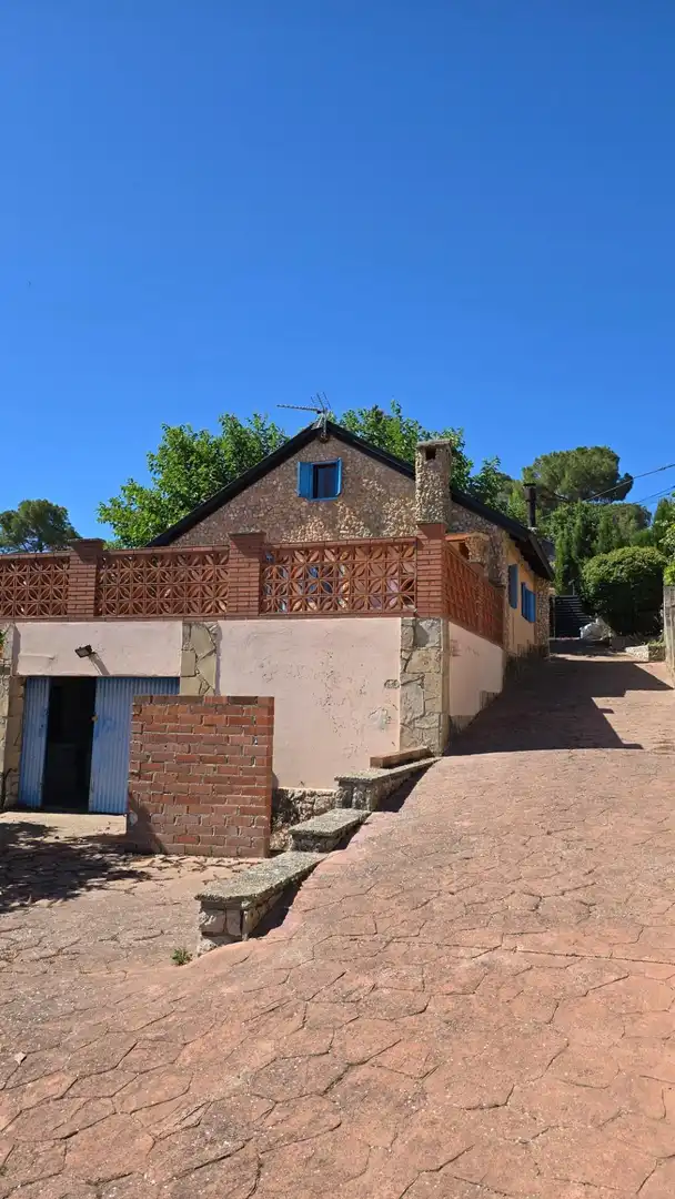 Vista exterior de Casa o chalet en venta en La Torre de Claramunt con Jardín privado y Terraza