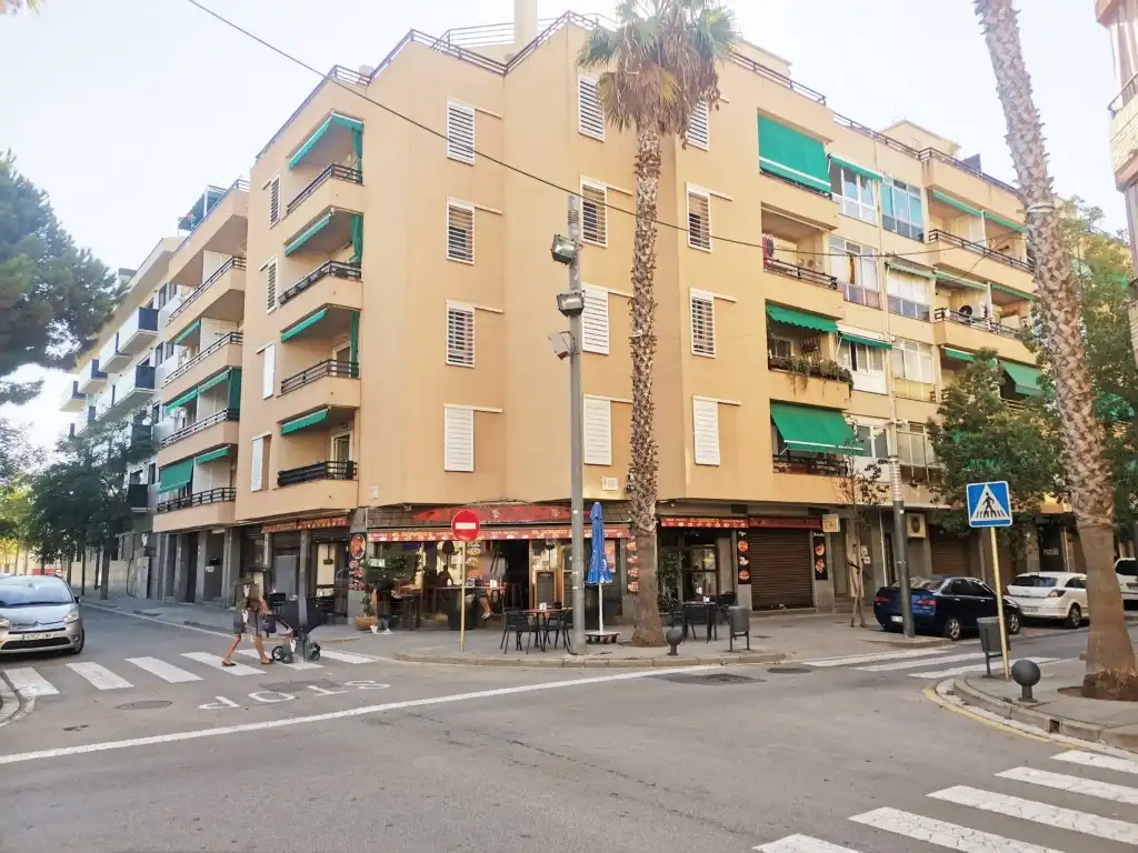 Individual for sale in Centre