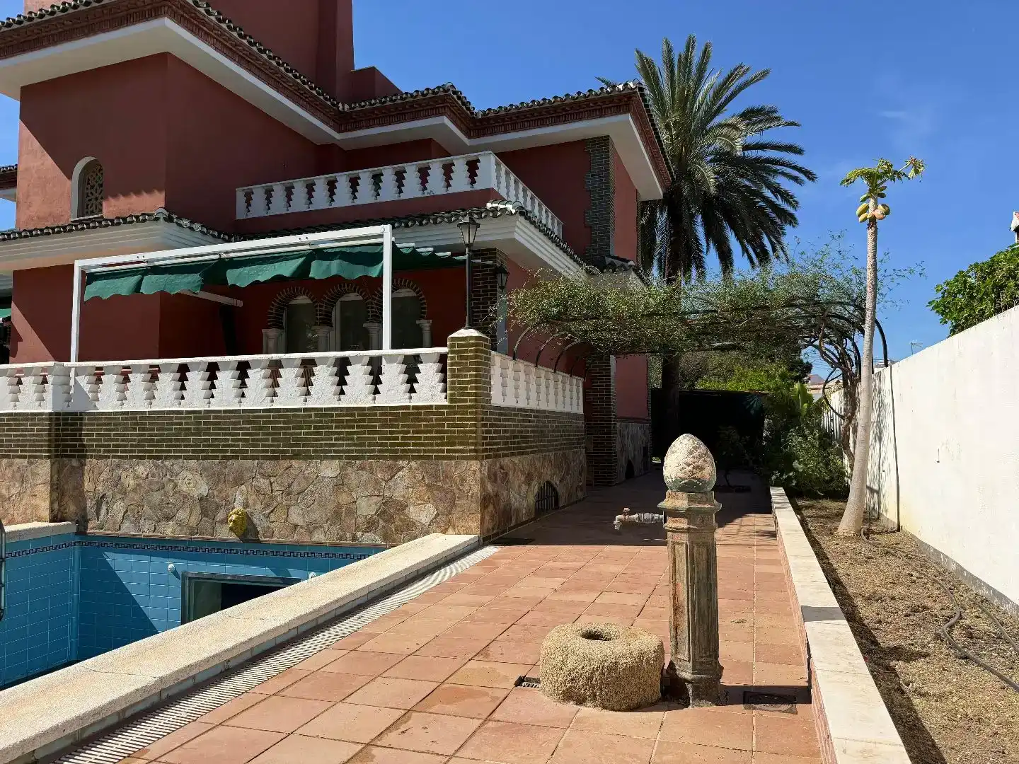 Vista exterior de Piso en venta en Churriana