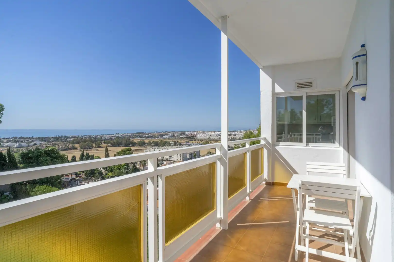 Apartament amb terrassa en venda a Nueva Andalucía, imagen 2