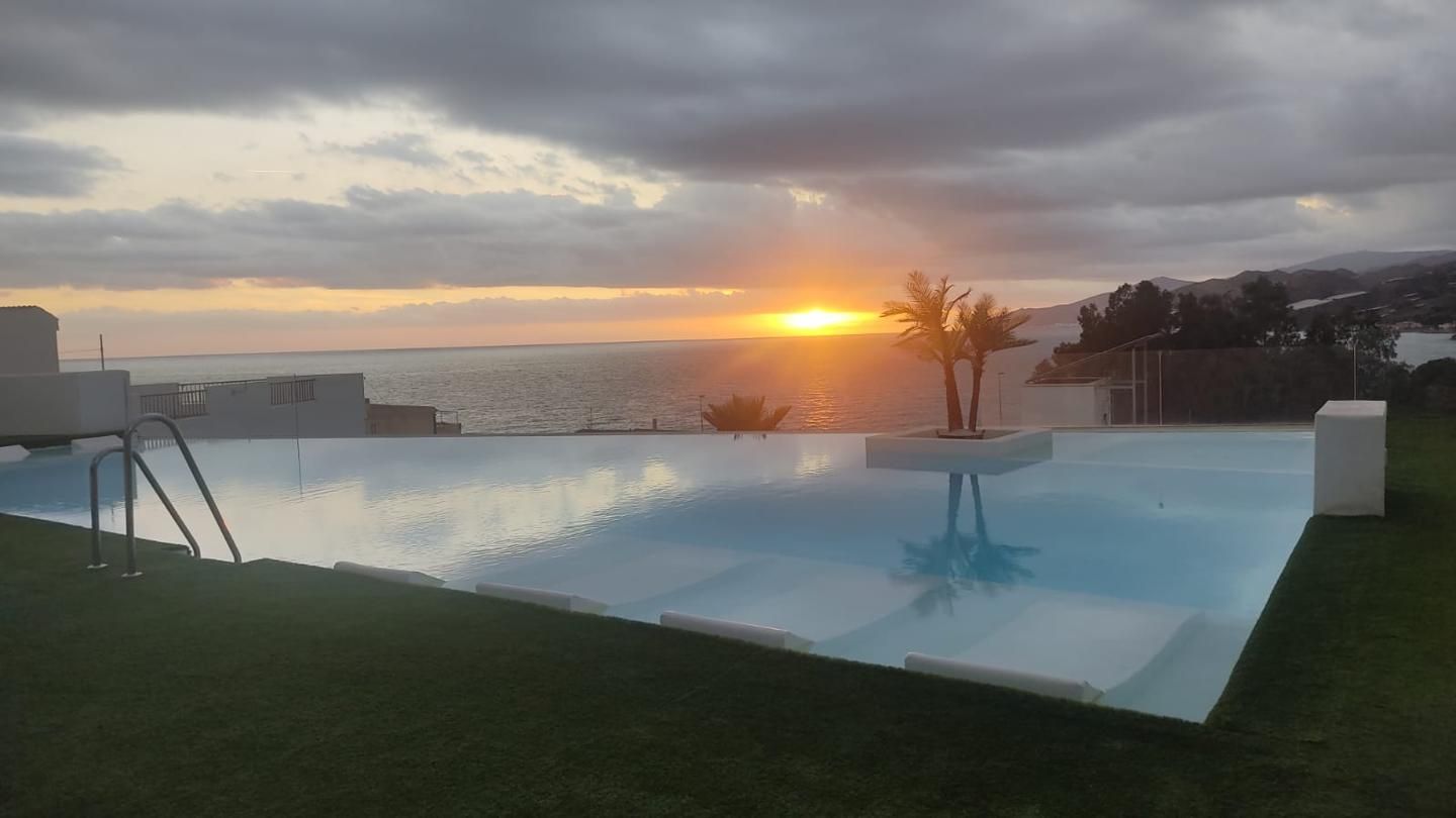 Piscina de Apartament en venda en Sorvilán amb Aire condicionat, Jardí privat i Terrassa