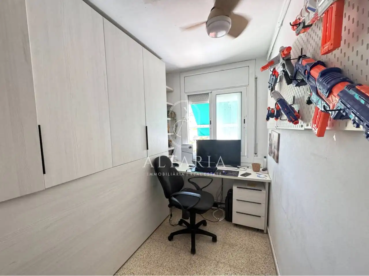 Habitación de Apartamento en venta en Pineda de Mar con Aire acondicionado, Balcón y Alarma