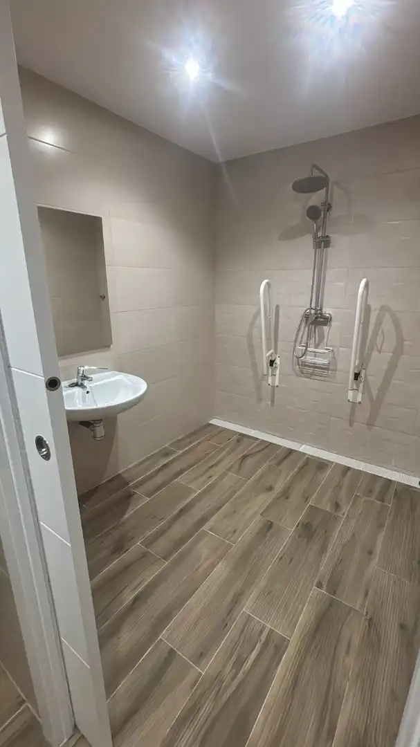 Bathroom of Flat for rent in Córdoba  with Air Conditioner, Heating and Furnished