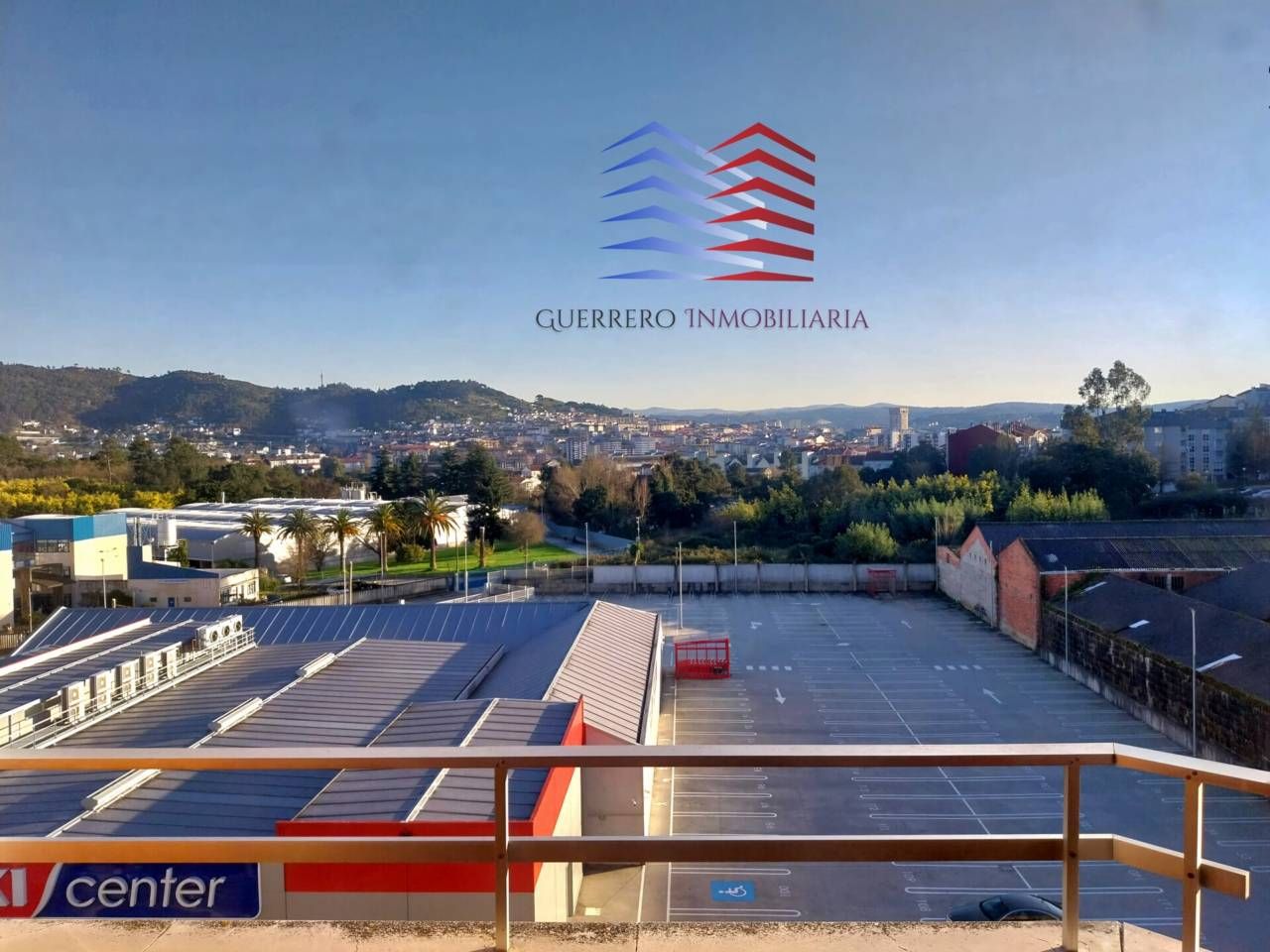Vista exterior de Pis en venda en Ourense Capital  amb Calefacció, Parquet i Traster