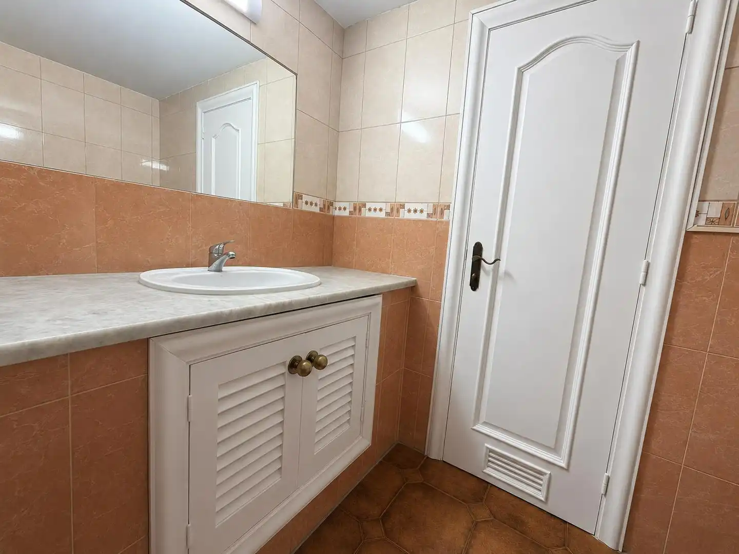 Bathroom of Study for sale in Adeje  with Air Conditioner, Furnished and Oven
