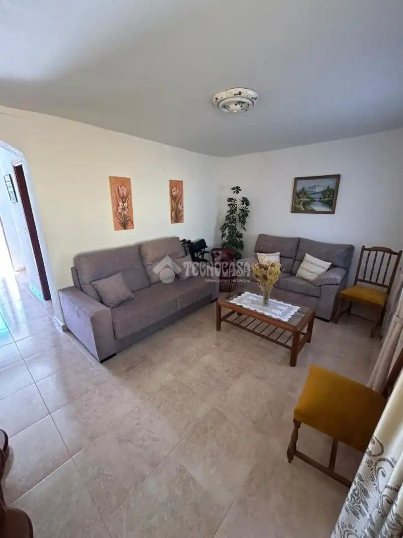 Casa aparellada en venda a El Poblado - Abulagar, imagen 4