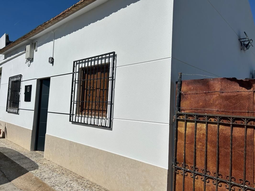 Vista exterior de Finca rústica en venda en Orihuela amb Calefacció i Moblat