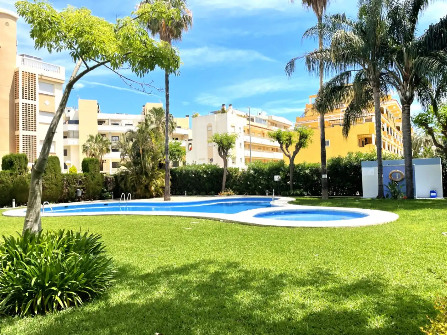 Penthouse with garden for sale in Las Marinas / Les Marines
