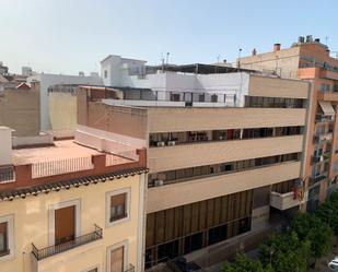 Vista exterior de Pis en venda en Llíria amb Terrassa i Balcó