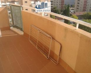 Terrassa de Pis de lloguer en  Jaén Capital amb Parquet i Balcó