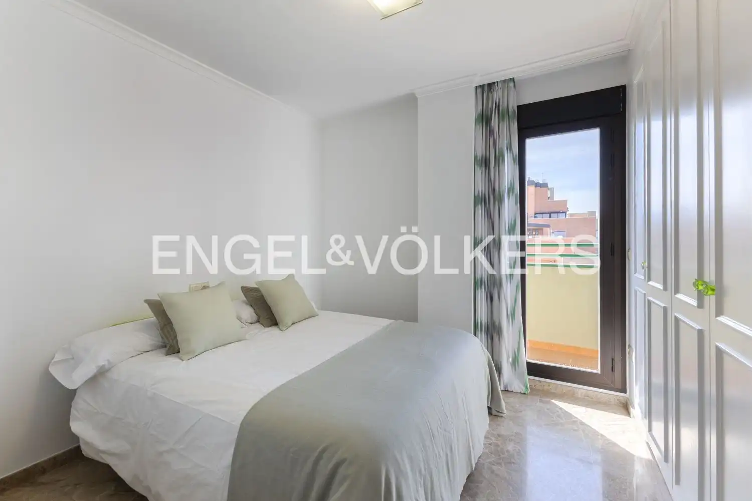 Schlafzimmer von Wohnung zum Verkauf in Valencia mit Klimaanlage, Heizung und Terrasse