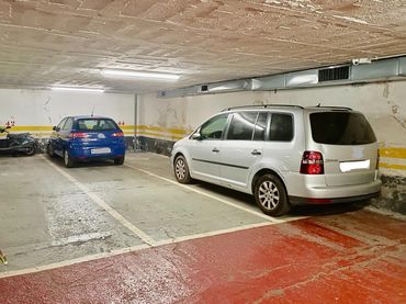 Einzelparkplatz zum Verkauf in Calle VIA AUGUSTA 64