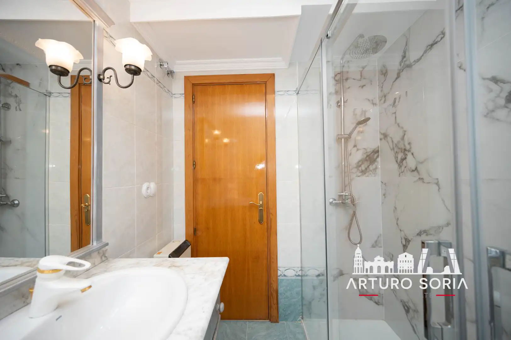 Badezimmer von Wohnung zur Miete in Madrid mit Klimaanlage, Heizung und Terrasse