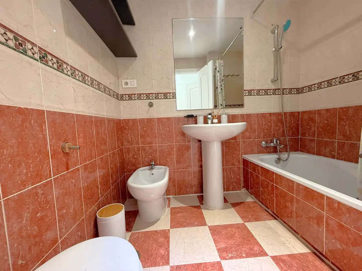 Baño de Apartamento en venta en Estepona con Aire acondicionado, Terraza y Trastero