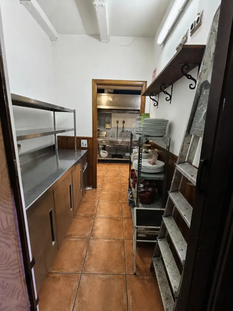 Cuina de Local en venda en La Carlota amb Aire condicionat, Calefacció i Terrassa