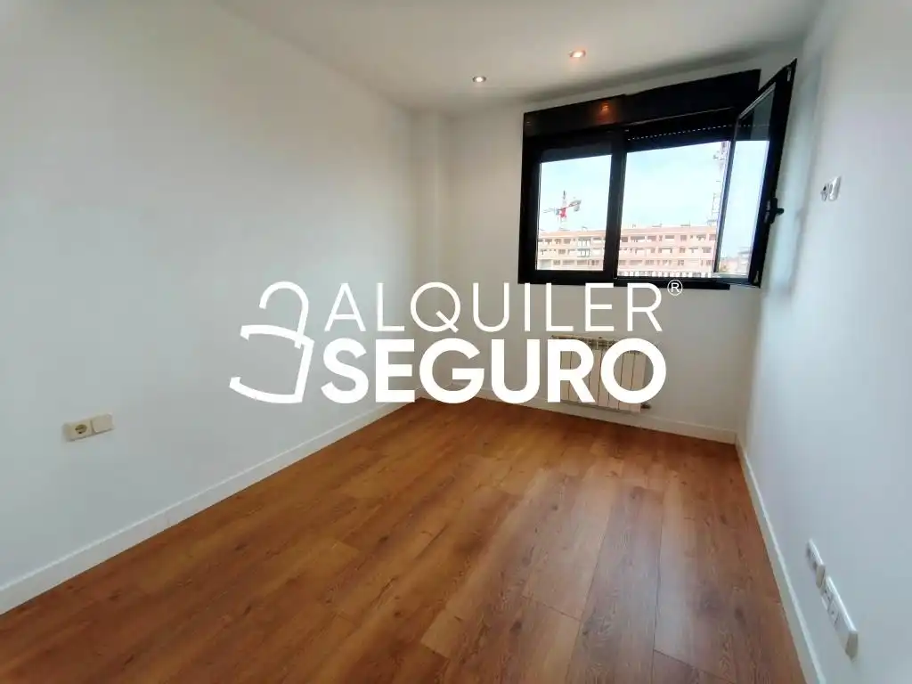 Bedroom of Flat for rent in Móstoles  with Air Conditioner, Heating and Terrace