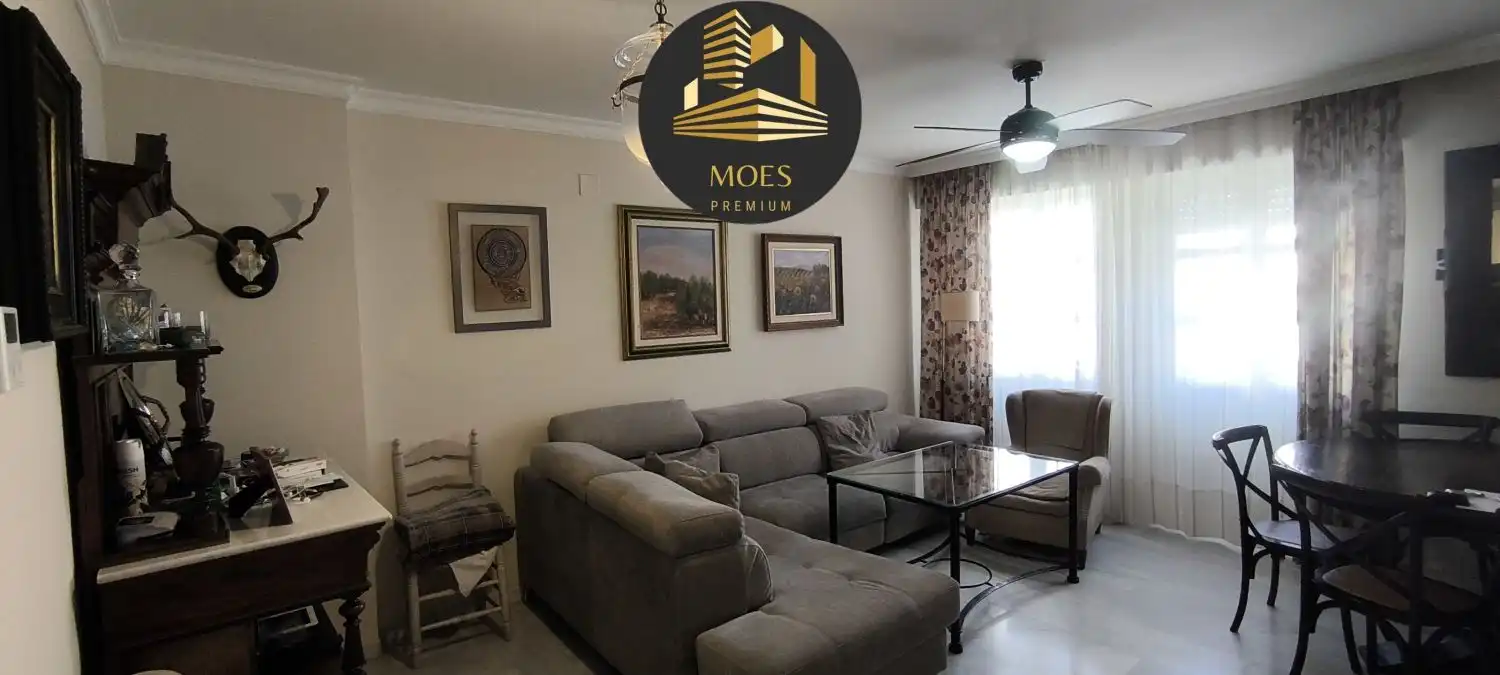 Wohnzimmer von Wohnung zum Verkauf in Linares mit Klimaanlage und Heizung