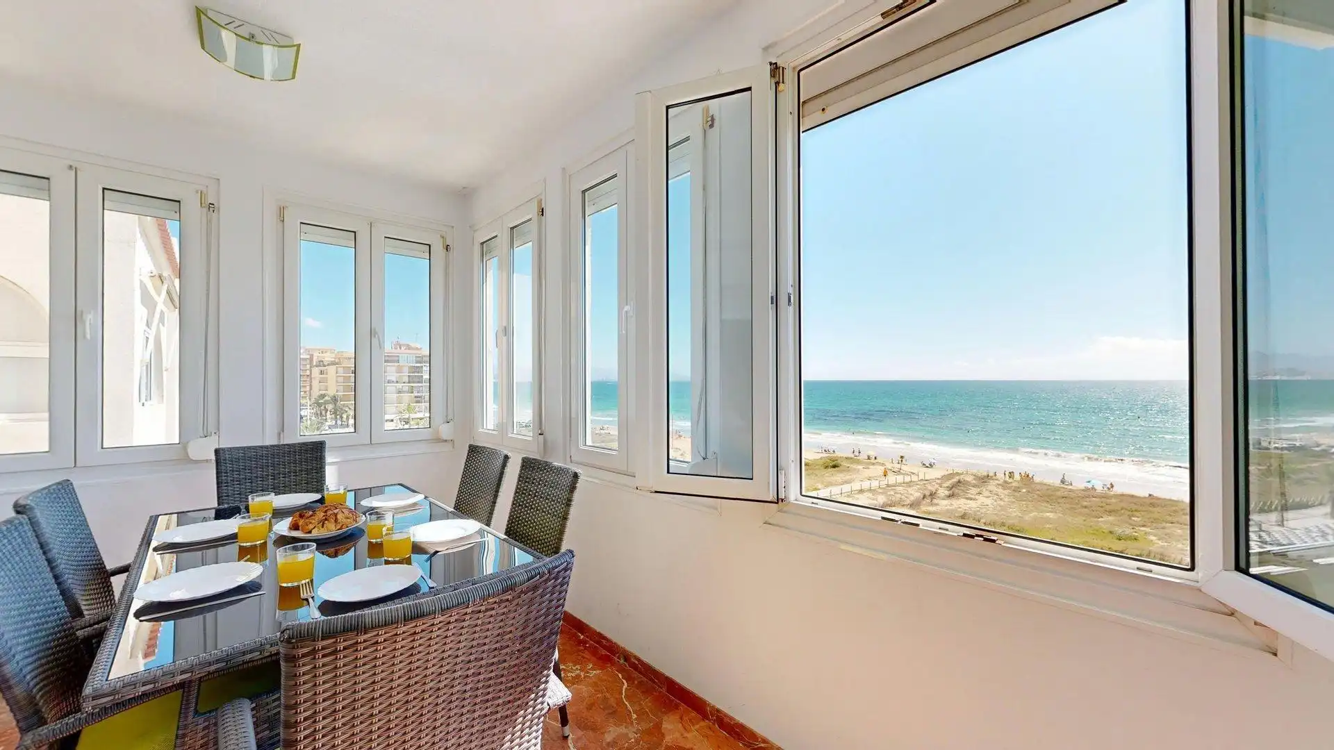 Menjador de Apartament de lloguer en Elche / Elx amb Aire condicionat, Jardí privat i Terrassa