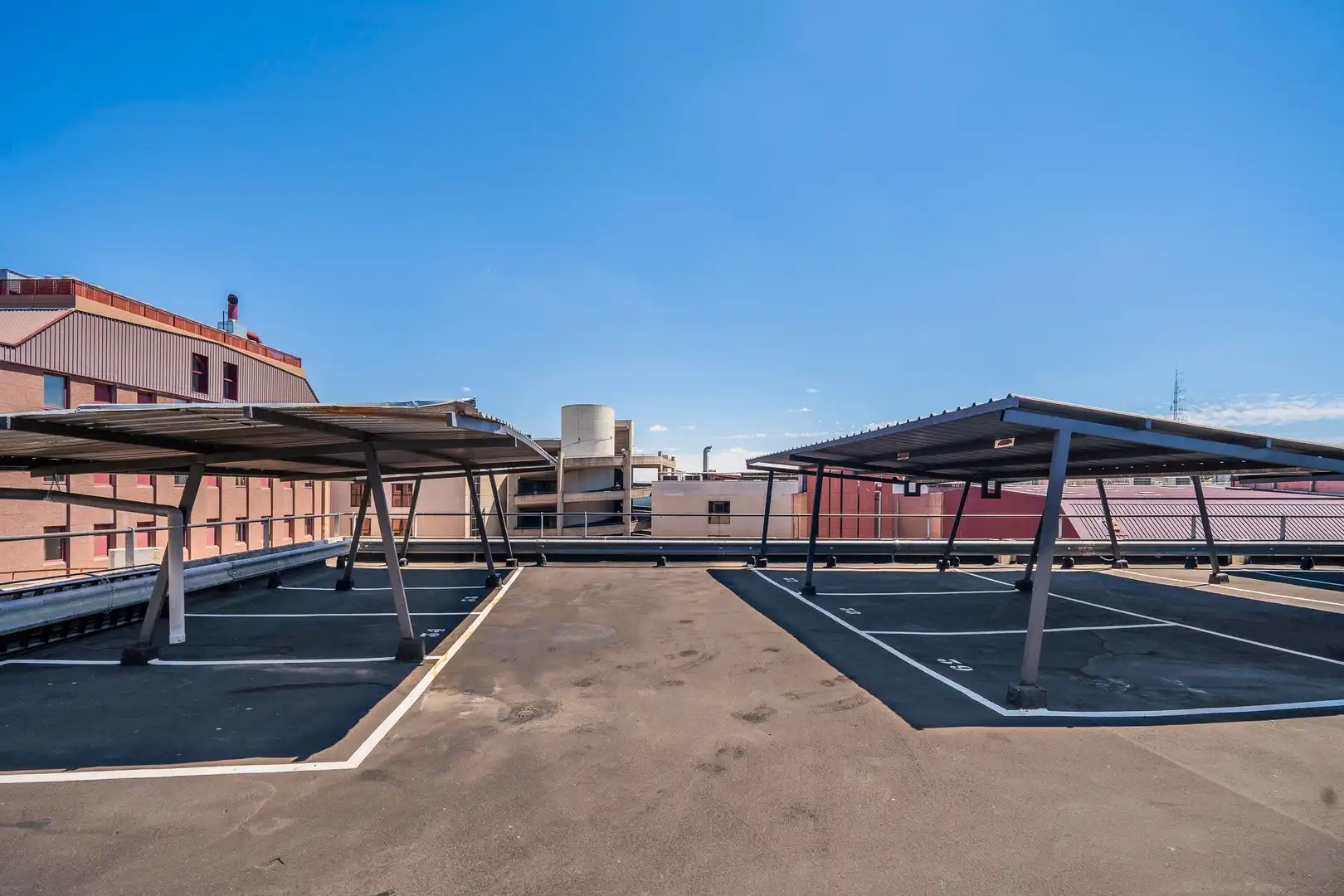 Parking de Oficina en venta en Madrid con Aire acondicionado y Calefacción