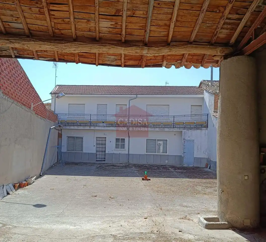 Vista exterior de Casa o chalet en venta en Santiago de la Puebla con Calefacción, Terraza y Trastero