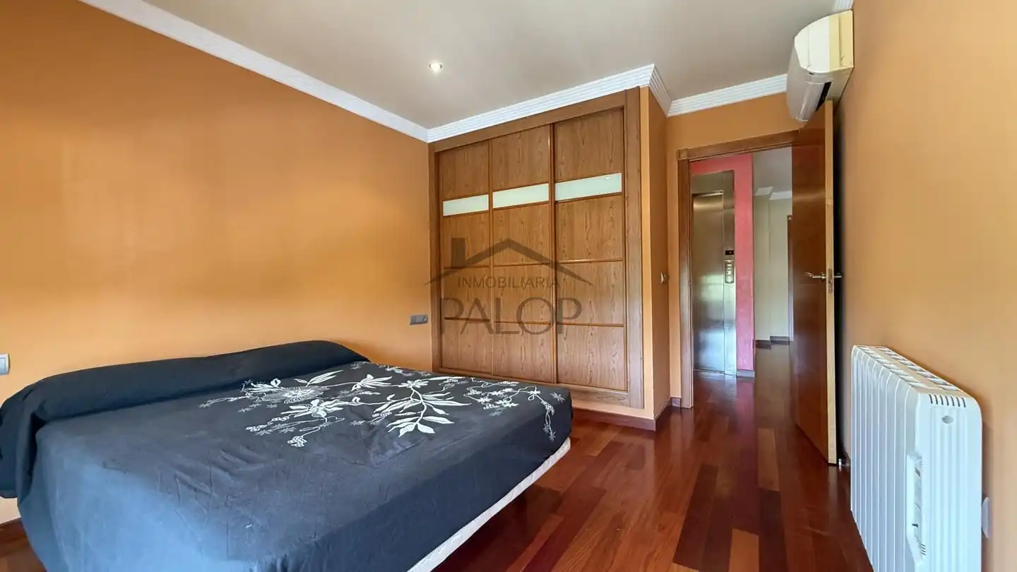 Habitación de Casa adosada en venta en Carcaixent con Aire acondicionado, Calefacción y Terraza