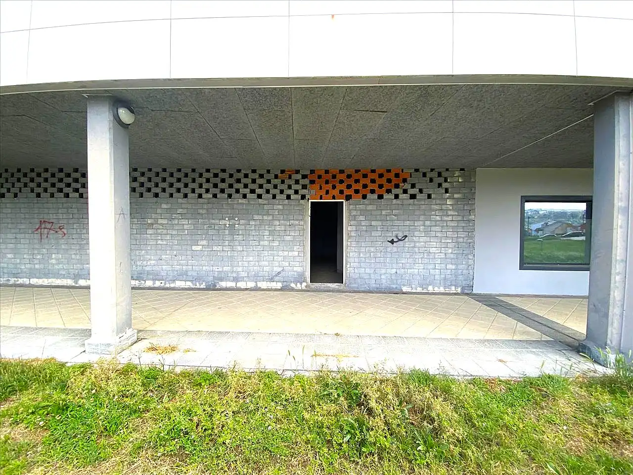 Vista exterior de Local en venta en Vigo 