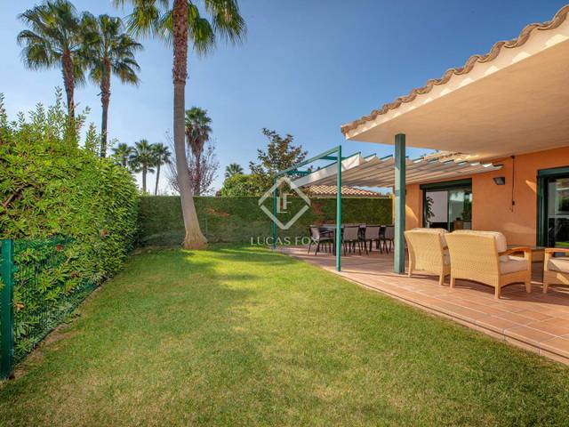 Casa-chalet en Venta en Navata