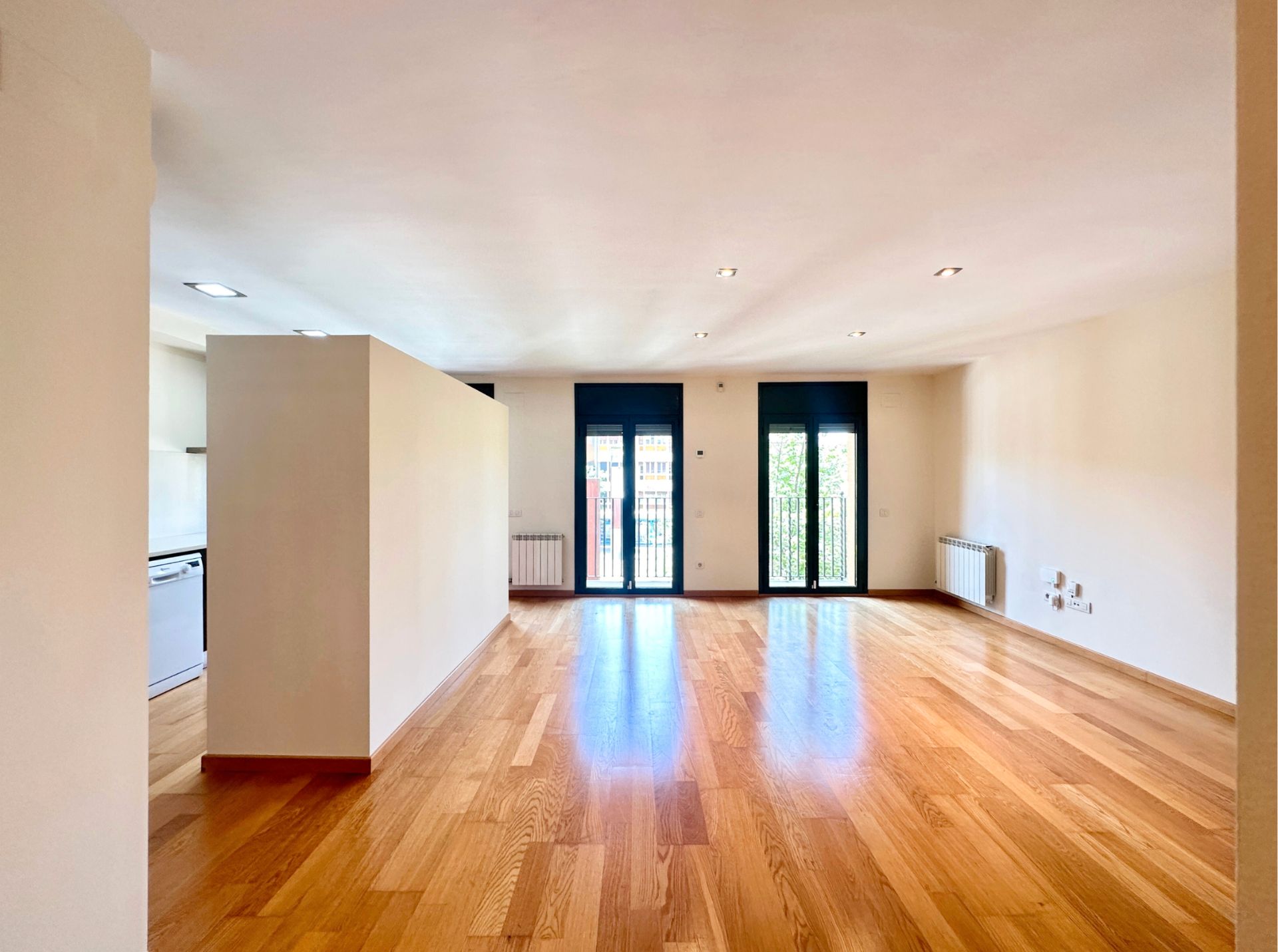 Sala d'estar de Pis en venda en Torelló amb Calefacció, Parquet i Forn