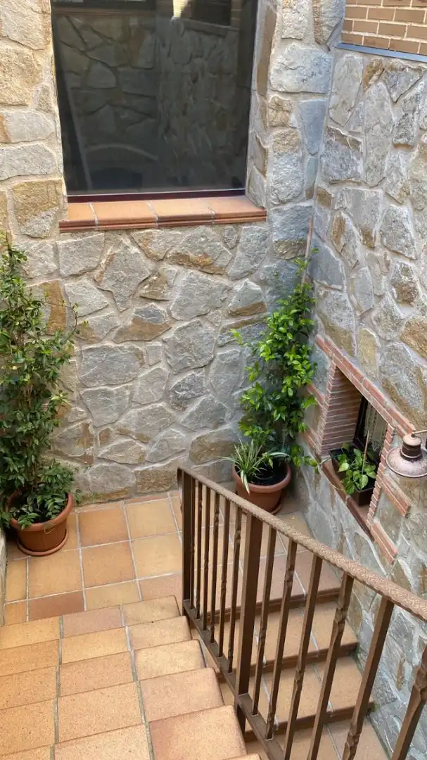 Terrasse von Einfamilien-Reihenhaus zum Verkauf in Soria Capital  mit Heizung, Privatgarten und Terrasse