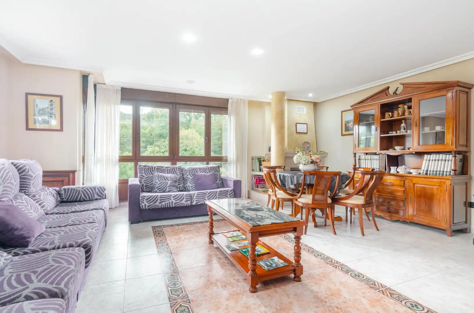 Sala de estar de Casa o chalet en venta en Piloña con Calefacción, Jardín privado y Parquet