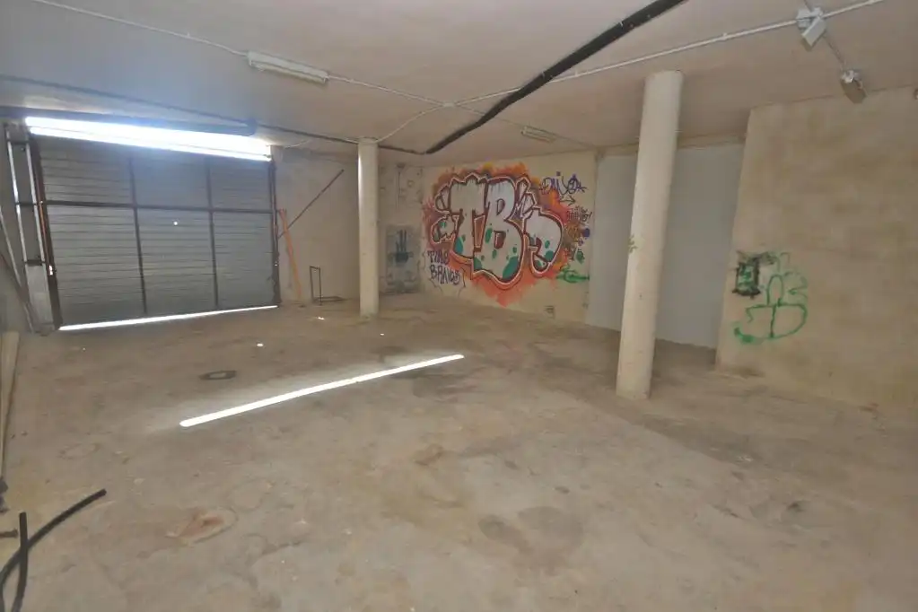 Buildings for sale in Av Andalusia , Les Roquetes