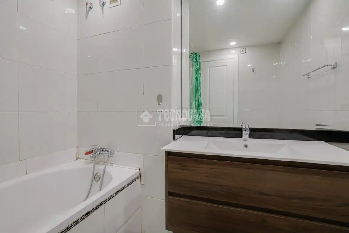 Baño de Piso en venta en Sant Boi de Llobregat con Calefacción, Parquet y Balcón