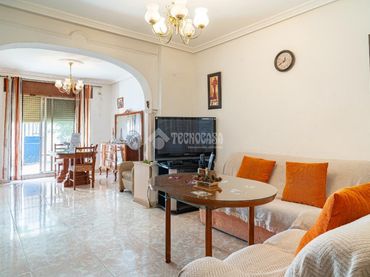 Casa aparellada en venda a Sabiote