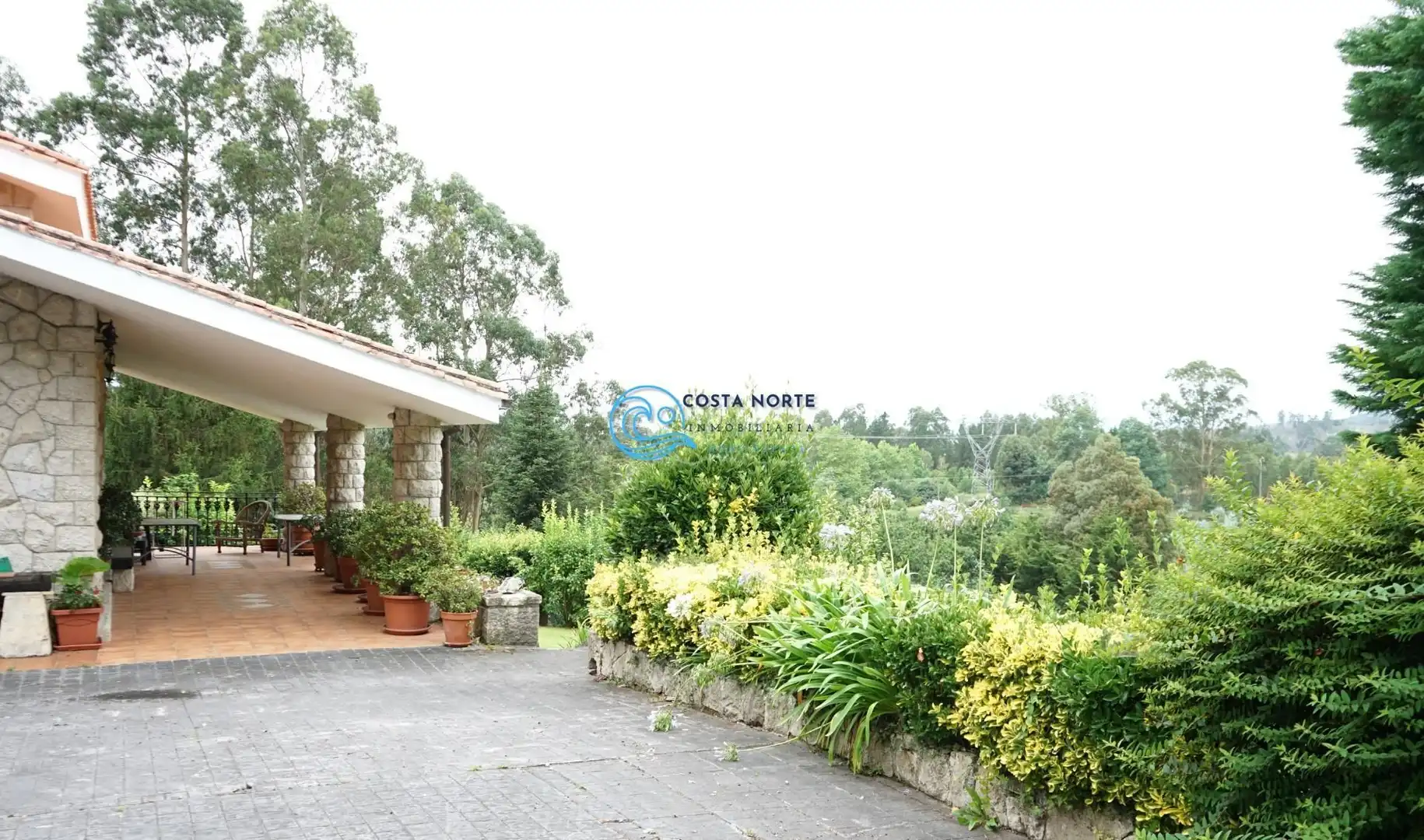 Vista exterior de Casa o chalet en venta en Reocín con Trastero y Amueblado