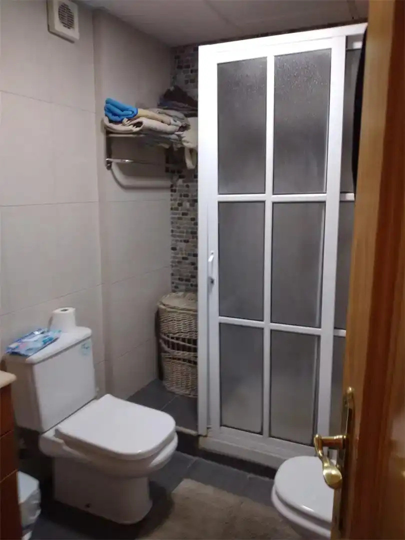 Baño de Piso en venta en Melilla con Aire acondicionado, Microondas y Balcón