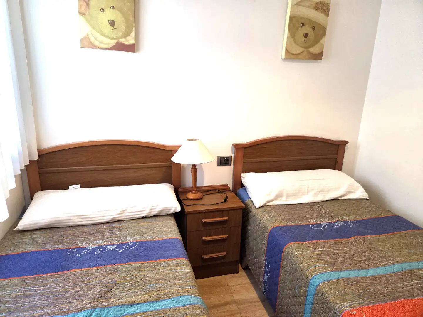 Schlafzimmer von Wohnungen zur Miete in Sanxenxo mit Terrasse, Möbliert und Ofen