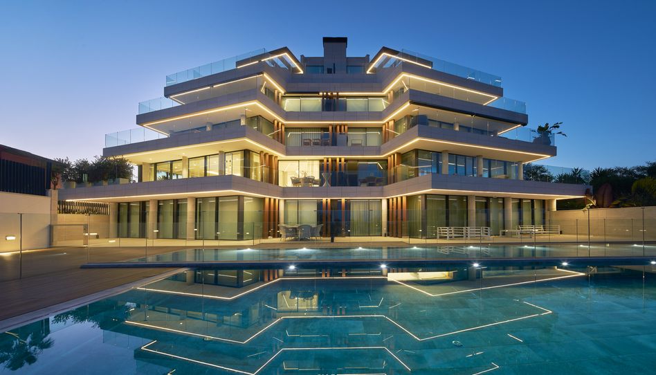 Foto 0 de Apartamentos de Lujo en Primera Línea de Playa — Vivir Frente al Horizonte