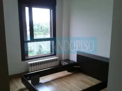Schlafzimmer von Wohnungen zur Miete in  Logroño mit Heizung, Parkett und Abstellraum
