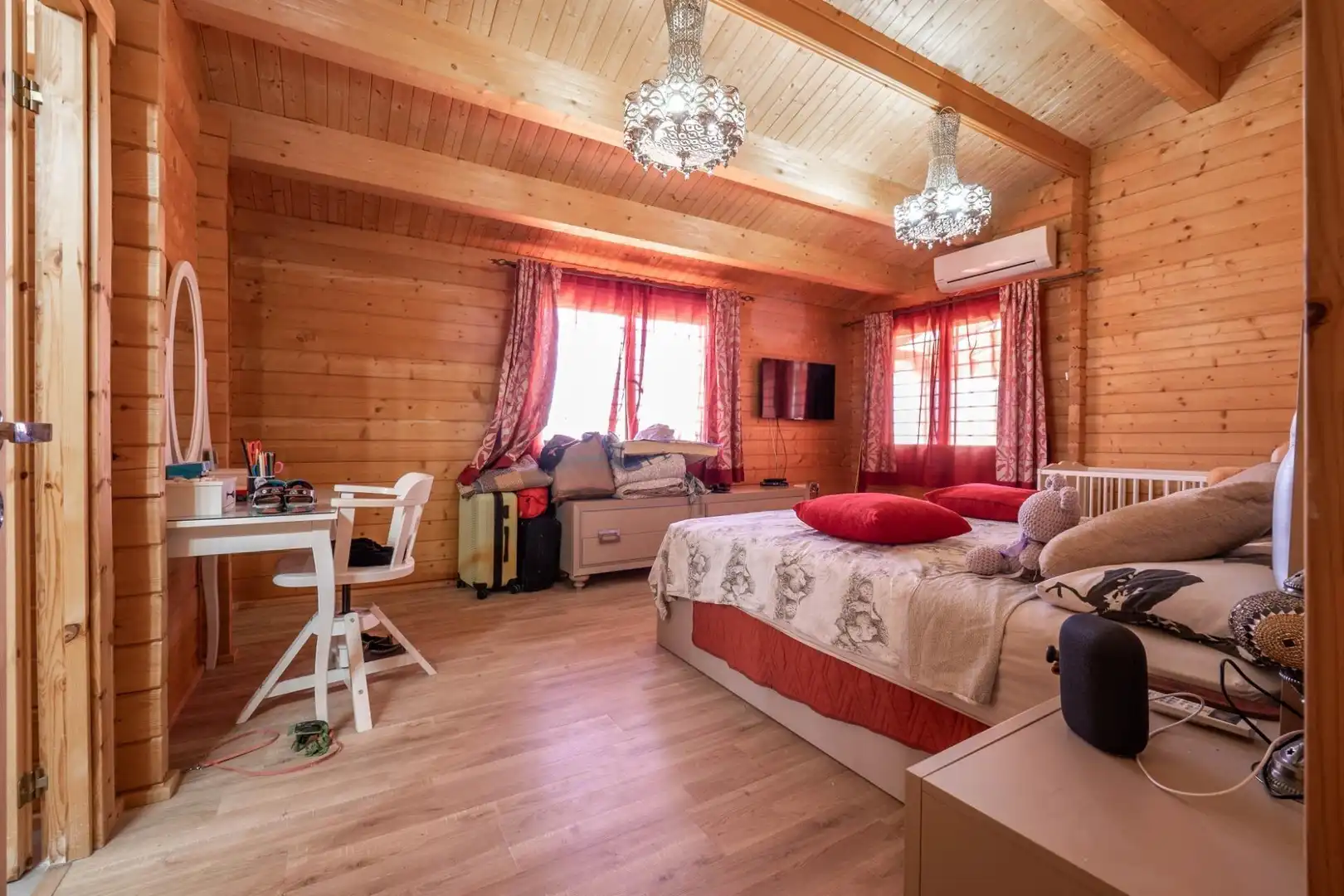 Bedroom of Houses for sale in Cúllar Vega  with Air Conditioner, Heating and Terrace